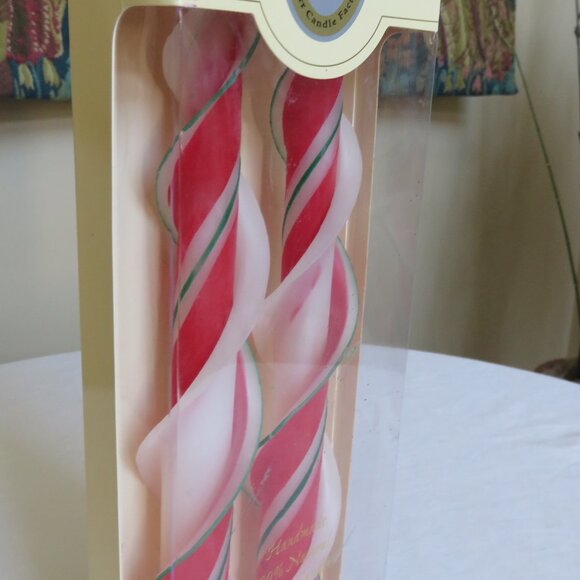 Festive Beeswax Candle - Picture 3 of 3